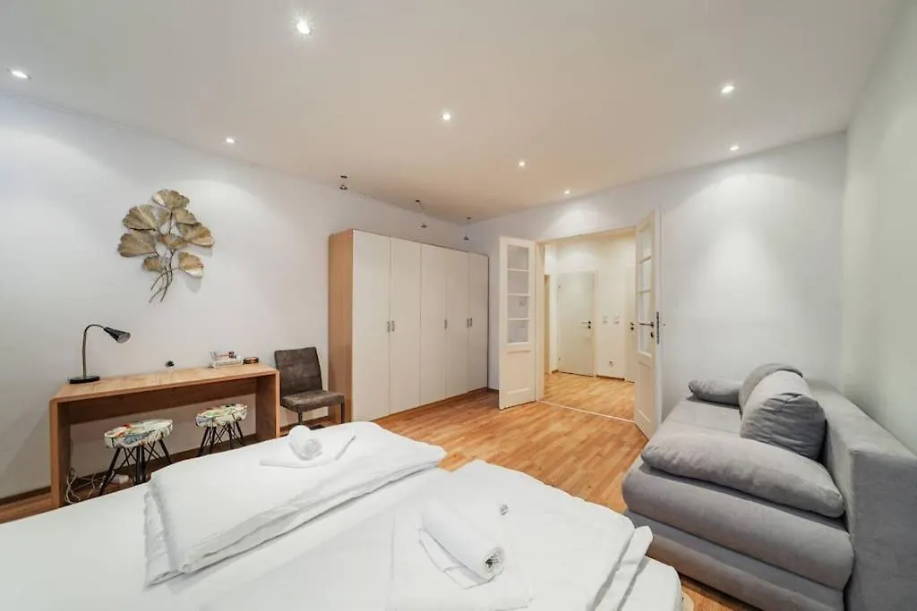 City Belvedere Apartment Wiedeń